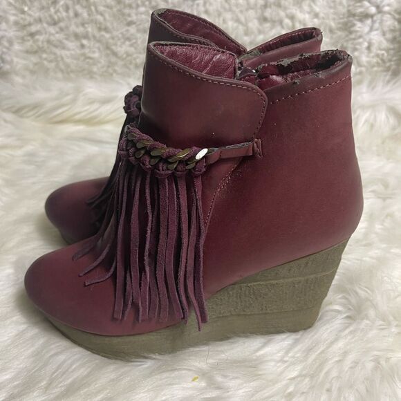Sbicca Zepp synthetic Wine Red Wedges Ankle boots fringe accent SZ7.5 - Picture 2 of 11